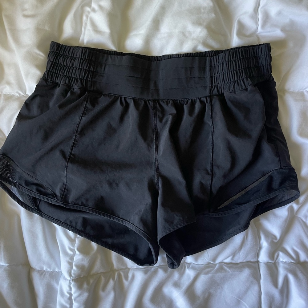 Lululemon Hotty Hot Shorts High Rise 2.5 in